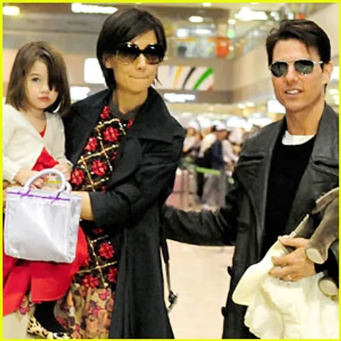 Suri Cruise va merge la şcoala de scientologie
