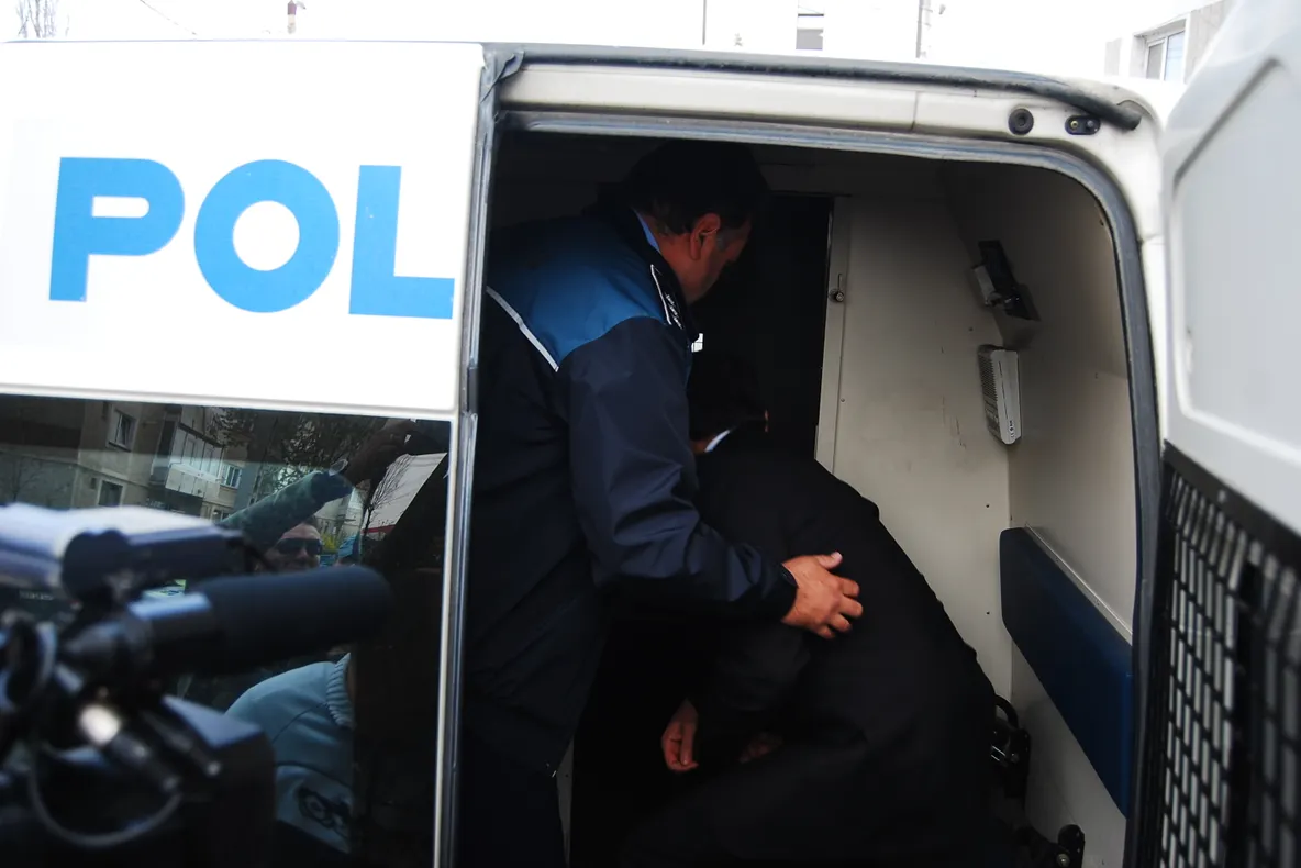 Patronul echipei FC Argeş la ieşirea din DNA