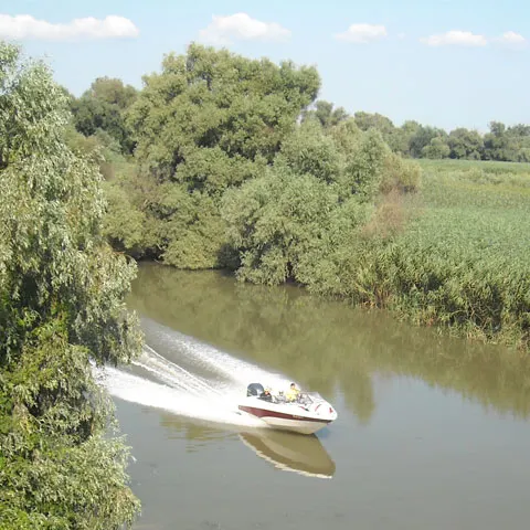 Doi adolescenţi din judeţul Tulcea au murit în urma unui accident naval