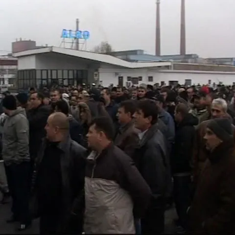 Aproape 1.000 de muncitori din Slatina vor fi disponibilizaţi începând din luna aprilie