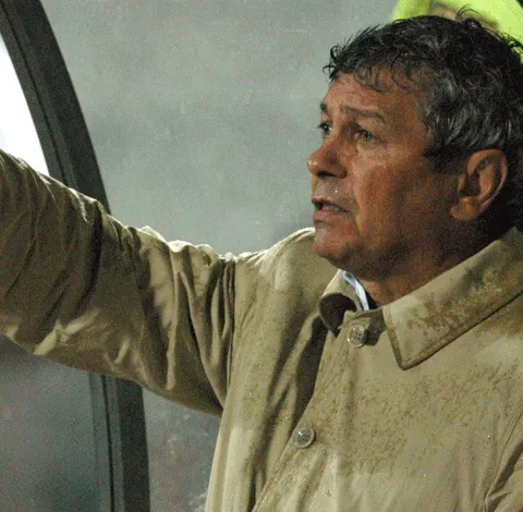 NewsIn -  Lupescu: "Am discutat cu Mircea Lucescu despre posibilitatea preluării echipei naţionale"