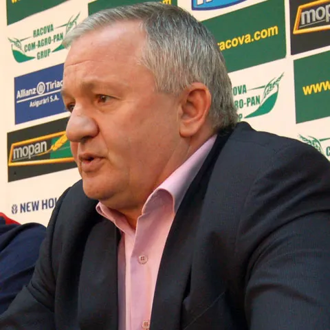 Porumboiu: O să înjur şi eu FRF să am parte de arbitraje corecte