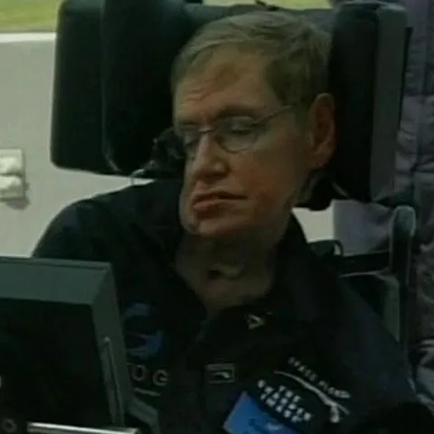 Fizicianul Stephen Hawking a fost internat în stare gravă
