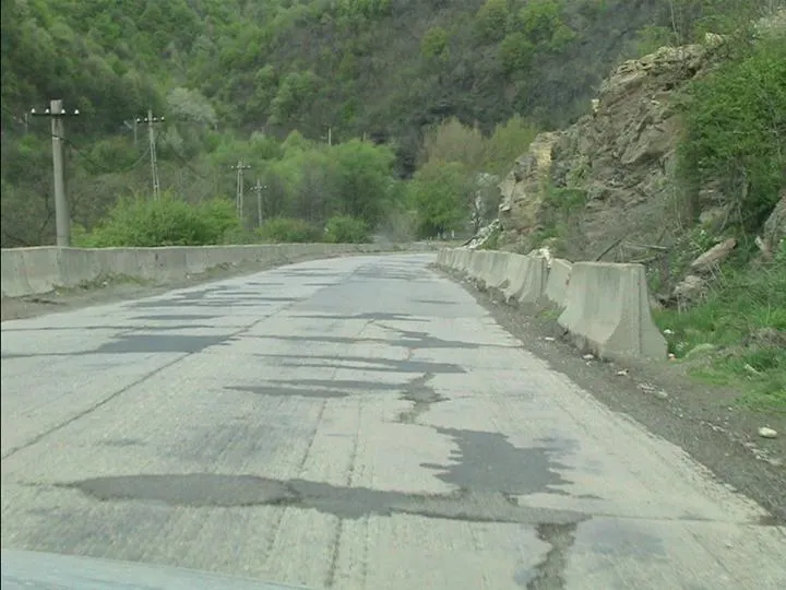 Vestitul drum E70 între Turnu Severin şi Timişoara, şosea peticită
