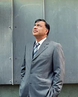 Miliardarul Lakshmi Mittal şi-a pierdut mai mult de jumătate din avere, din cauza crizei globale