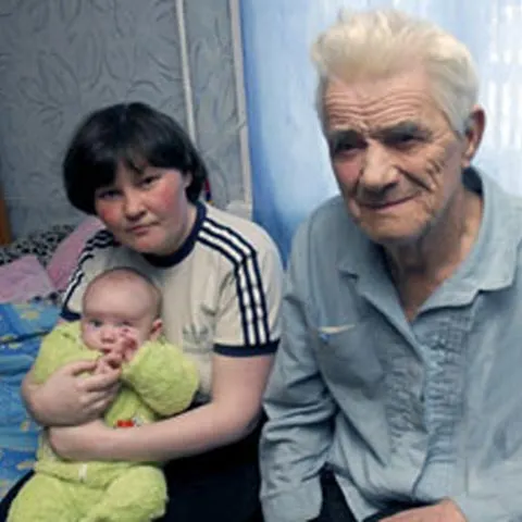 Un fost circar a devenit tată la 79 de ani