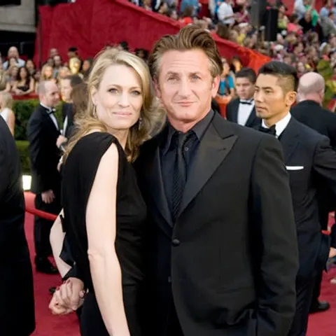 Sean Penn divorţează