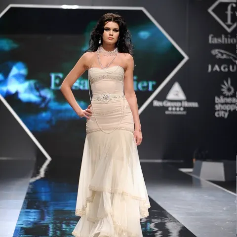 Ersa Atelier la Bucharest Fashion Week - VEZI GALERIE FOTO