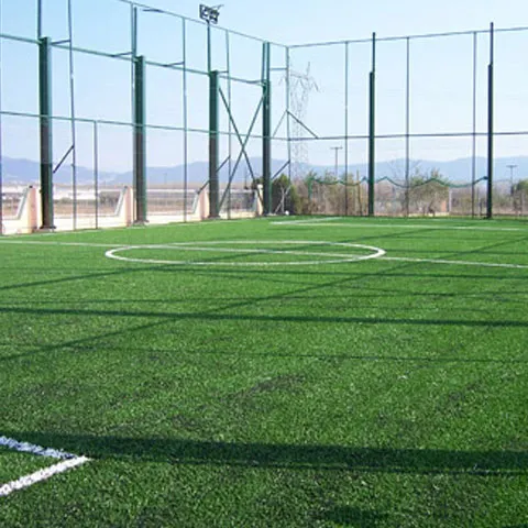 Închirierea unui teren de sport în şcolile din sectorul 4 costă 18 euro pe oră