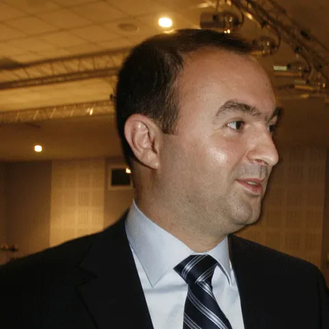 Adomniţei introduce în Parlament legile educaţiei realizate în timpul mandatului său