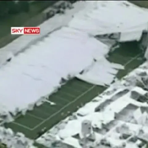REALITATEA pe NET: Vântul puternic a rănit 12 persoane la un antrenament al echipei Dallas Cowboys
