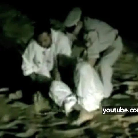 Un şeic din EAU, filmat în timp ce îşi tortura plin de cruzime victima - ATENŢIE IMAGINI ŞOCANTE!