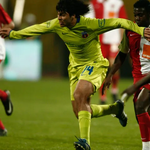 Steaua a câştigat fără glorie la Buzău, cu un gol precedat de un ofsaid uriaş