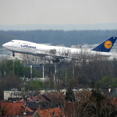 Ministrul ucrainean de Interne nu a fost primit într-un avion pentru că era beat