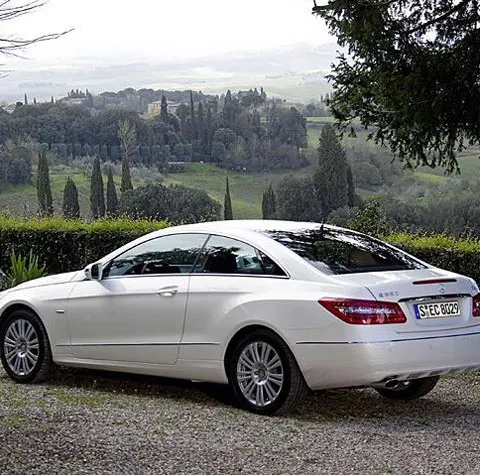Edwin Keleti a testat modelul "Mercedes E 500 coupe" lansat ieri la Toscana