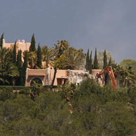 Vila de 18 milioane de euro a lui Michael Creţu, demolată de edilii din Ibiza