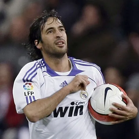 Raul: Mă gândesc numai la posibilitatea de a-mi încheia cariera la Real