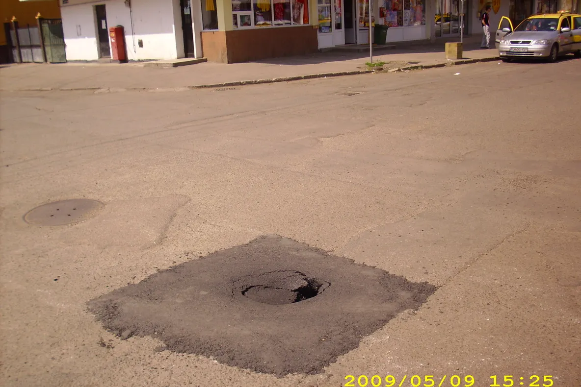 Proaspăt asfaltat