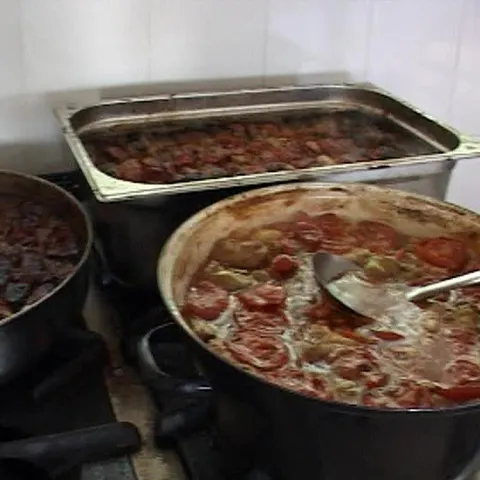 La Târgul meşterilor populari din Cetate bucătar a fost Dinescu 