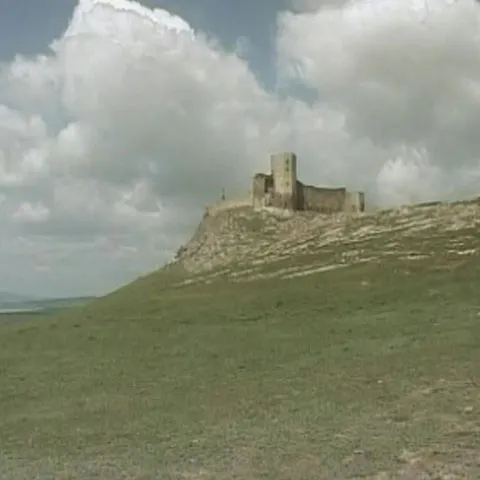 Cetatea Enisala, unica fortificaţie din sud-estul ţării care mai stă în picioare