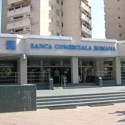 BCR negociază cu 20.000 de clienţi care nu mai pot achita creditele