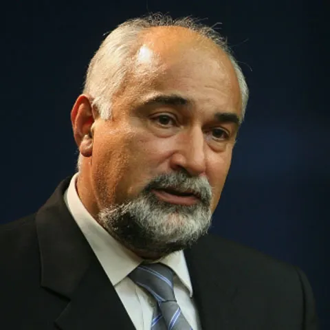 Varujan Vosganian: Prima măsură anticriză ar trebui să fie demiterea Guvernului 