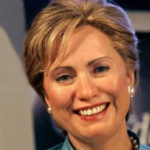 Clinton a promis noi drepturi pentru partenerii diplomaţilor homosexuali din străinătate