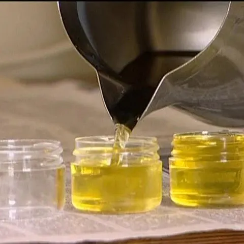 Călugării britanici s-au apucat de afaceri: fac produse cosmetice