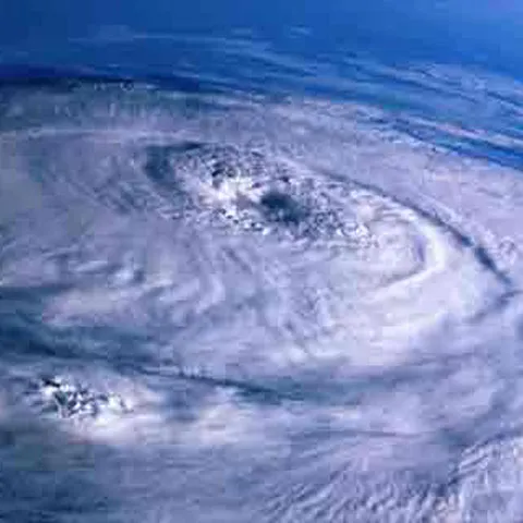 Până la şapte uragane se vor produce în Atlanticul de Nord, dintre care până la trei majore