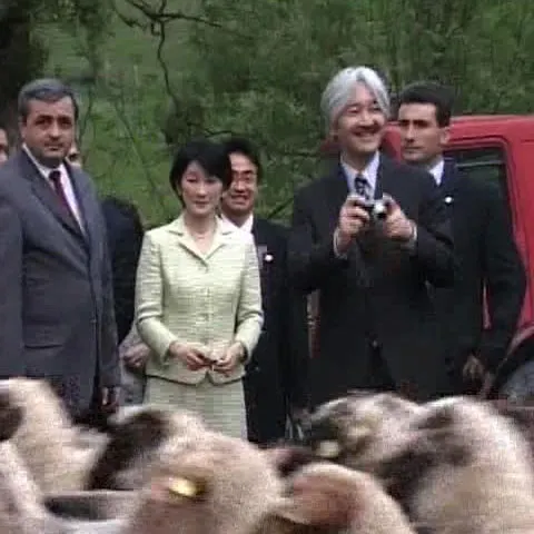 Prinţul Japoniei şi soţia sa au vizitat o stână din Comarnic 