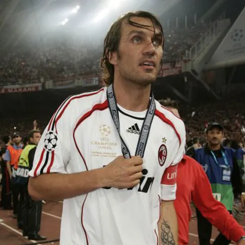 Paolo Maldini a spus adio carierei de fotbalist