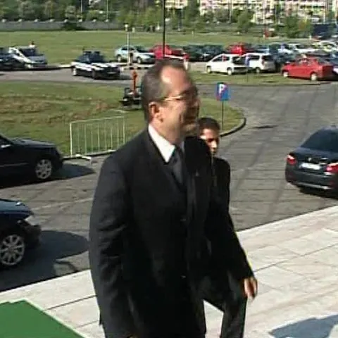 Liderii Coaliţiei de guvernare au discutat luni despre strategia energetică a ţării şi programul Prima Casă