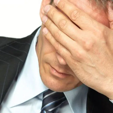 Ce greşeli au făcut managerii şi Guvernul de la începutul crizei