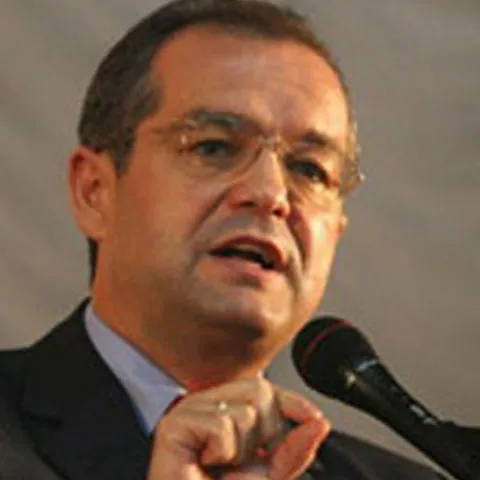 Emil Boc: Industria va beneficia de gaze mai ieftine în perioada mai - septembrie