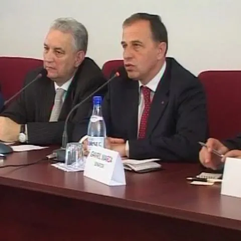 Mircea Geoană spune că APIA nu a funcţionat din cauza "pipiţelor" 