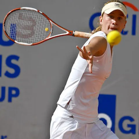 Tenis - Junioara Elena Bogdan s-a calificat în turul doi la dublu la Roland Garros