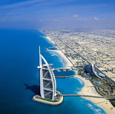 Un român a plătit 50.000 de euro pentru vacanţă de lux în Dubai