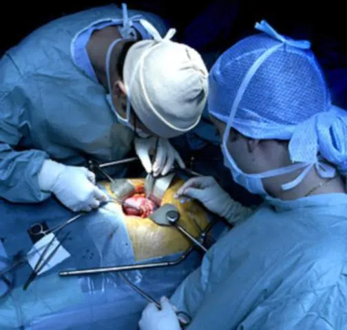 Unui tânăr de 23 de ani i s-a transplantat la Tg. Mureş inima unei românce care a murit în Austria