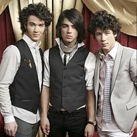 Jonas Brothers, virgini până la căsătorie