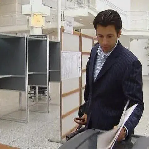 Marea Britanie şi Olanda sunt primele ţări care au votat pentru PE 