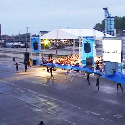 Filarmonica Banatul a organizat un spectacol inedit, pe şantier