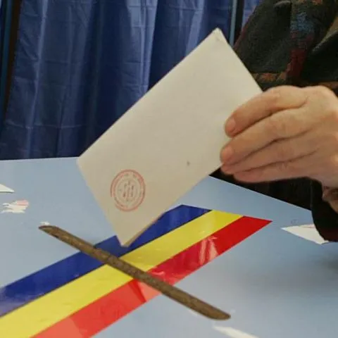 Secţiile de vot pentru românii din Spania şi Italia s-au deschis