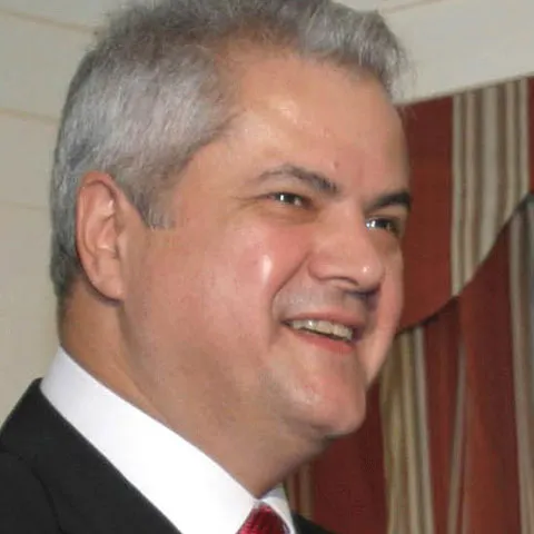 Adrian Năstase: E nevoie de o soluţie de guvernare până la momentul alegerilor prezidenţiale
