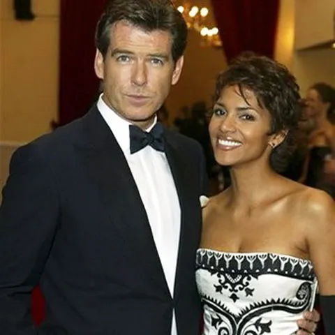 James Bond preferă brunetele, potrivit unui studiu britanic - VEZI GALERIE FOTO