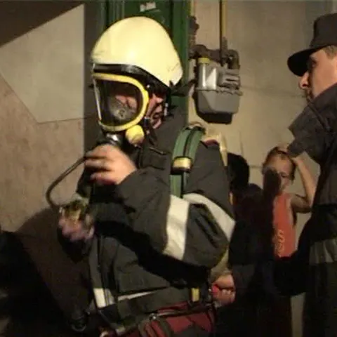 Locatarii unui bloc din Vaslui au fost evacuaţi în urma izbucnirii unui incendiu