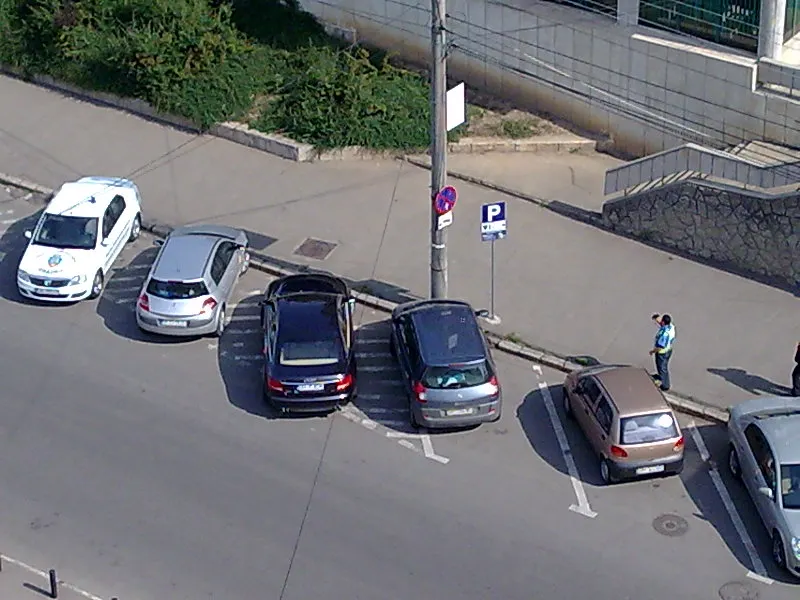 Poliţiştii comunitari aplică legea dar...