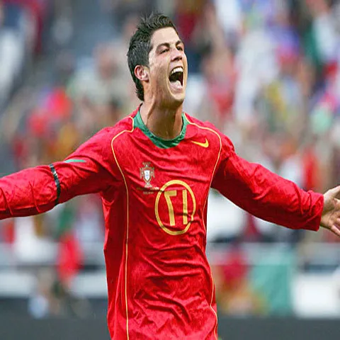 Cristiano Ronaldo: Este măgulitor când două dintre cele mai mari cluburi din lume îşi doresc să joci pentru ele