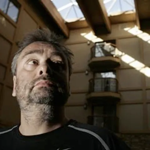 Luc Besson îşi face studio de film la standarde de Hollywood