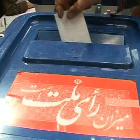 Tabăra preşedintelui Mahmoud Ahmadinejad a revendicat victoria 