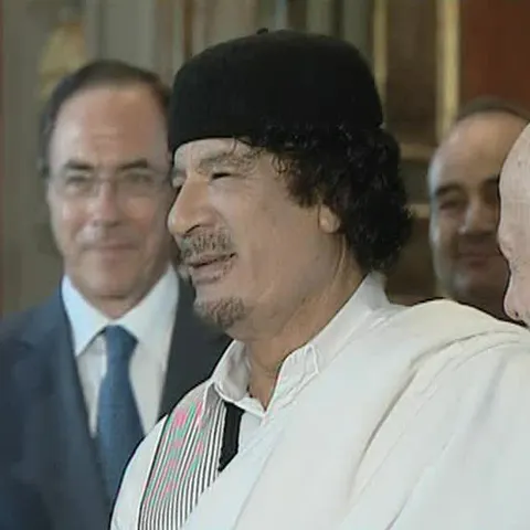 Muammar Gaddafi a întârziat două ore la o vizită în Camera Deputaţilor 
